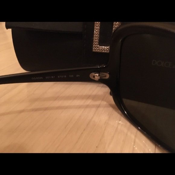 DOLCE & GABBANA NWT Black Sunglasses 🖤 - Picture 5 of 11